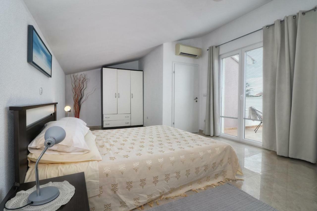 Apartments Link Ровинь Экстерьер фото