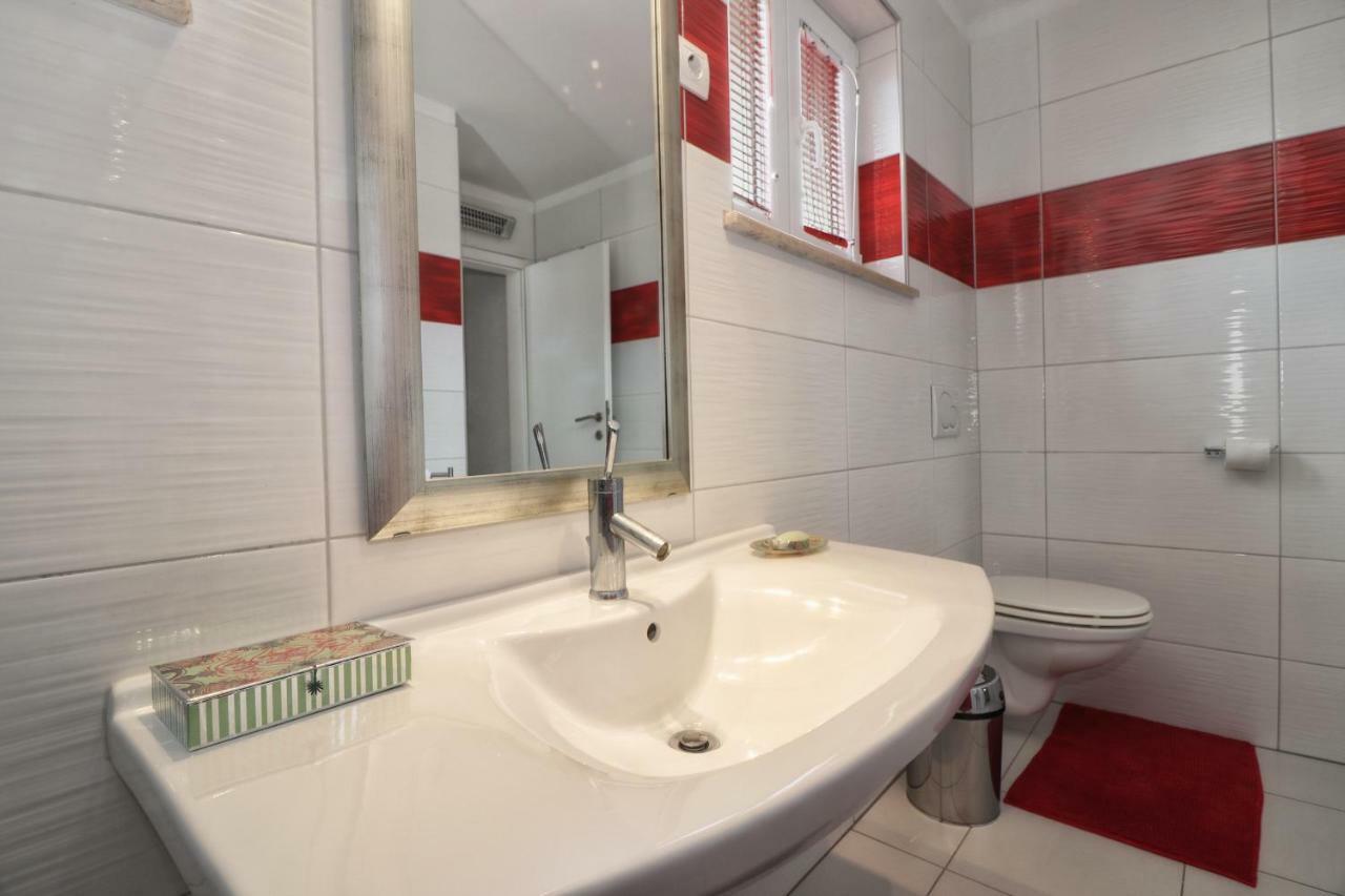 Apartments Link Ровинь Экстерьер фото